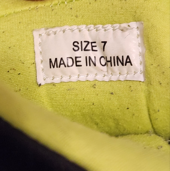 Sorel Style Waterproof Winter Snow Boots - Picture 11 of 11